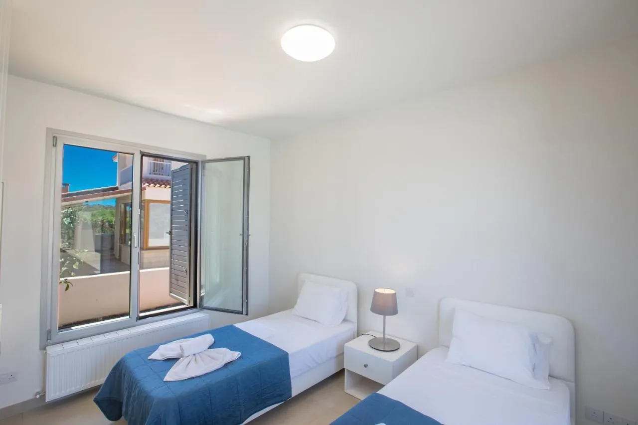 Leda Villa بروتاراس